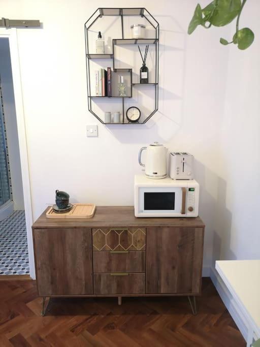 Stylish Apartment In Horsham With Parking And Own Entrance Luaran gambar