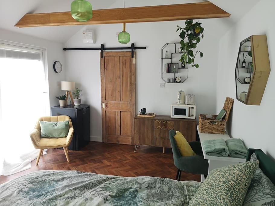 Stylish Apartment In Horsham With Parking And Own Entrance Luaran gambar