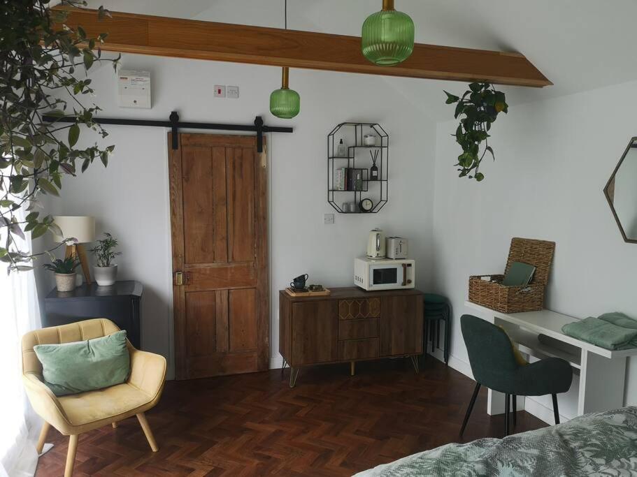 Stylish Apartment In Horsham With Parking And Own Entrance Luaran gambar
