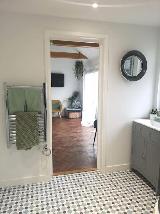 Stylish Apartment In Horsham With Parking And Own Entrance Luaran gambar